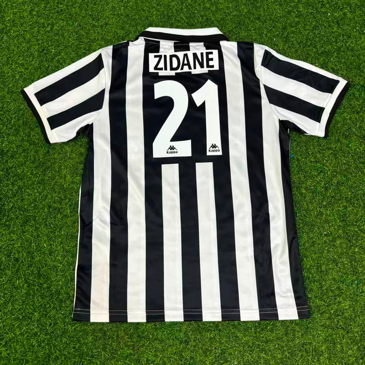 Zinedine Zidane Juventus 1996 1997 Kids Retro Football Jersey