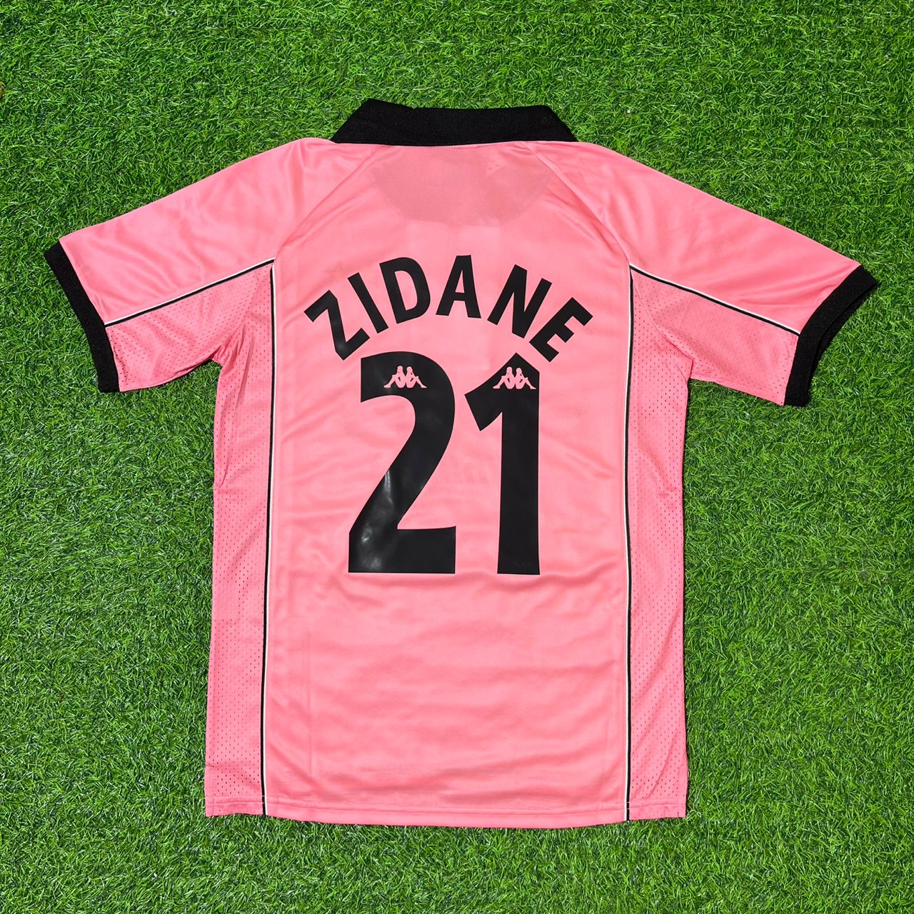 Zinedine Zidane – Juventus 1996-1998 Retro Pink Kit Jersey – | Trikot | Maillot