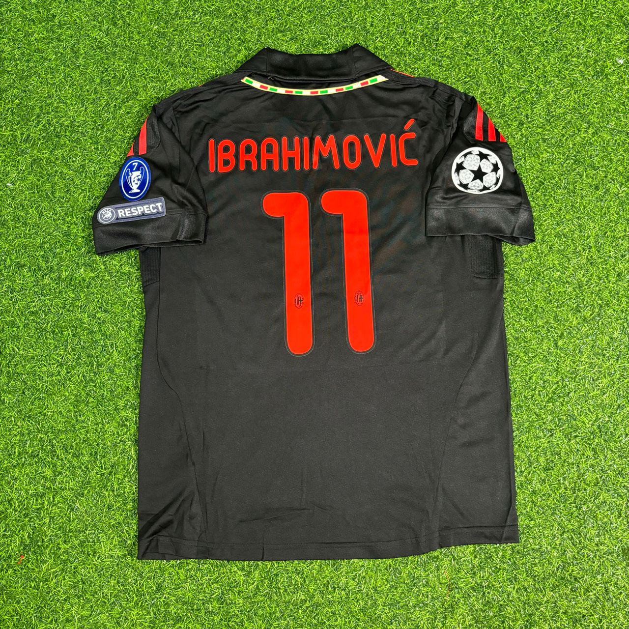 Zlatan Ibrahimović #11 AC Milan 2011 2012 Away Black Retro Jersey