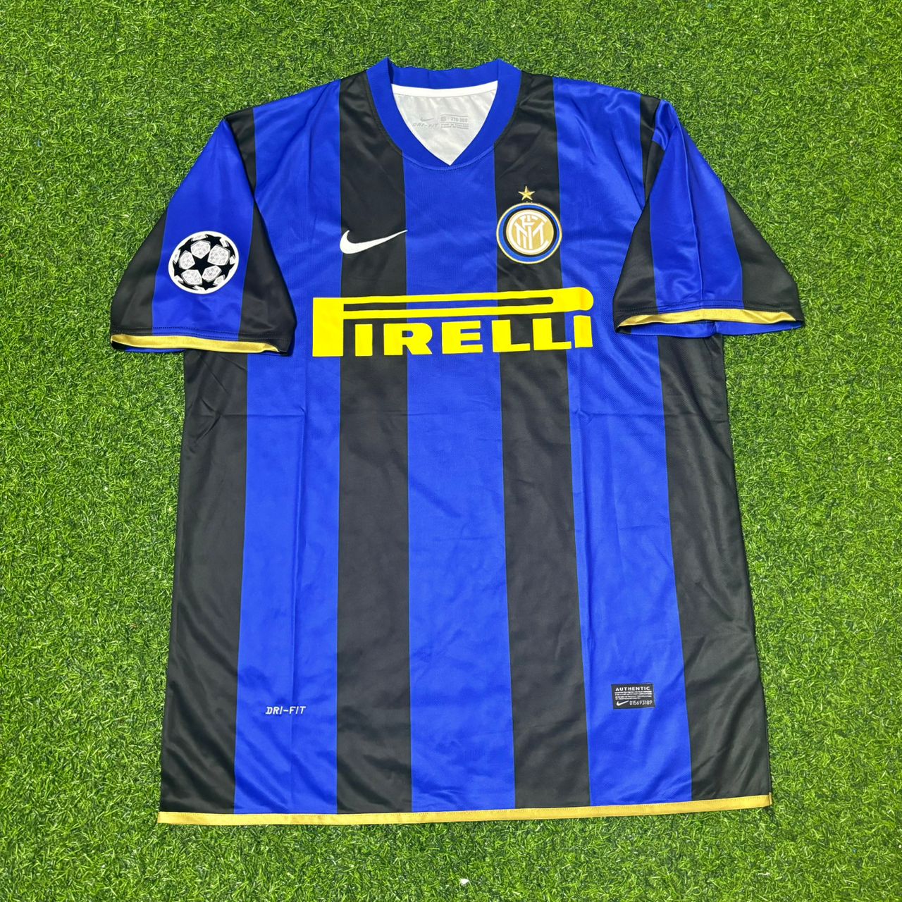 Zlatan Ibrahimović #8 Inter Milan 2008-09 Retro Football Jersey Kit