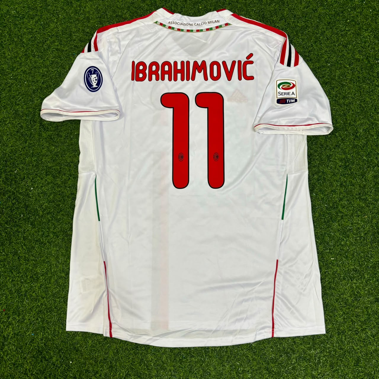 Zlatan Ibrahimović #11 Milan 2011-2012 White Away Retro Football Jersey