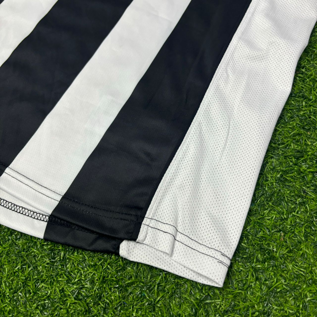 Zlatan Ibrahimović Juventus 2004-2005 White Home Retro Football Jersey