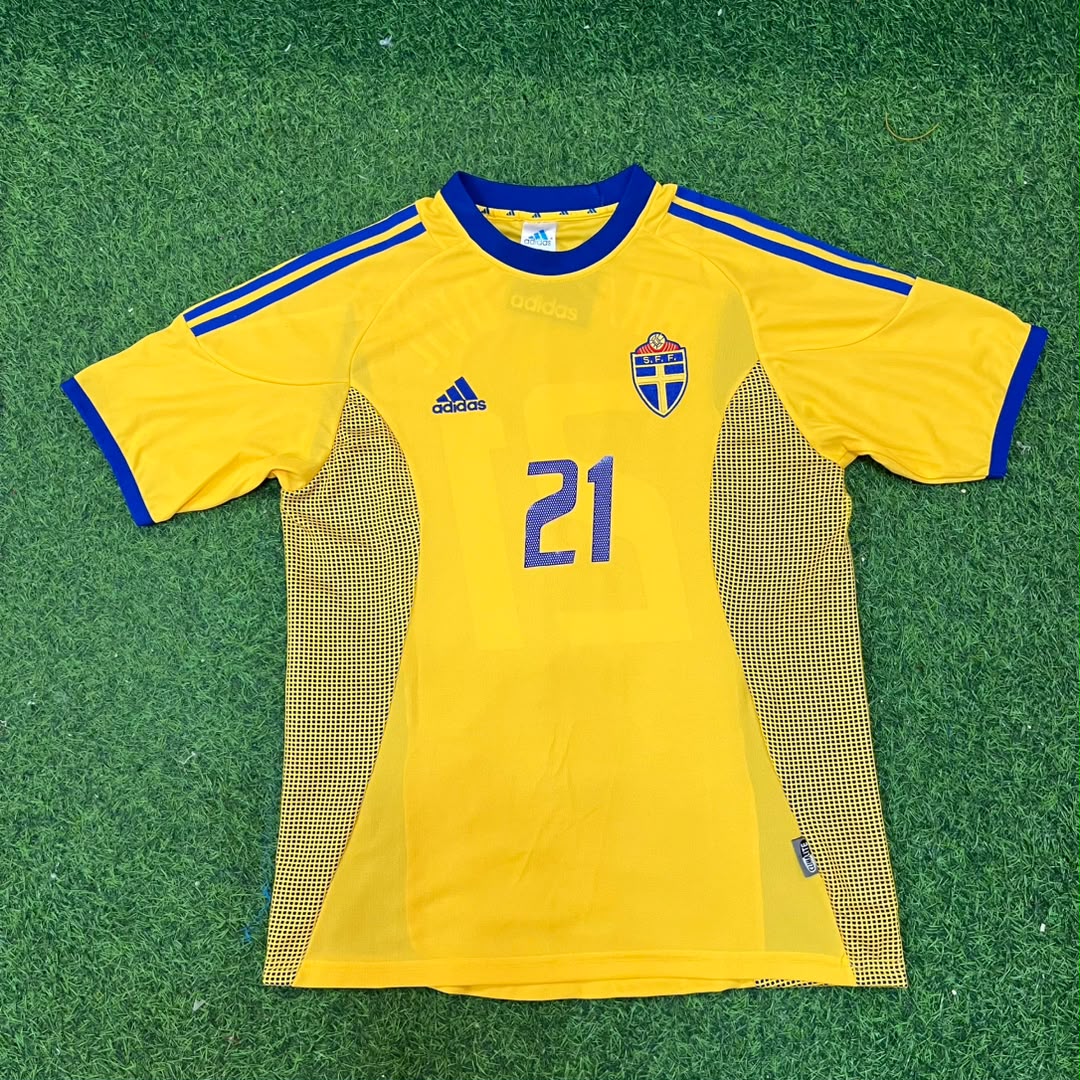 Zlatan Ibrahimovic Sweden 2002 World Cup Home Yellow Retro Football Jersey Kit